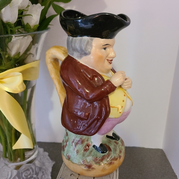 Toby Jug English Ceramic Staffordshire Snuff Taker Size 9.5" tall x 6" wide - Picture 3 of 10